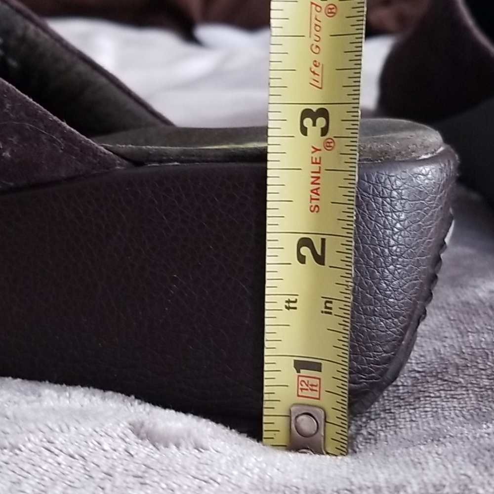 Brown Suede and Leather Cross Wedges - Picture 5 of 5